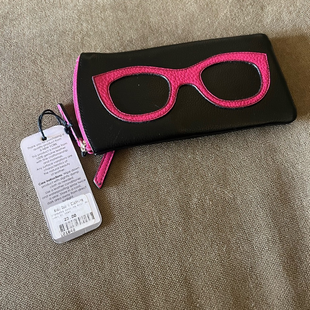Ili Ney York Black and Pink Glasses Wallet